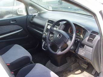 2002 Honda Stream Pics