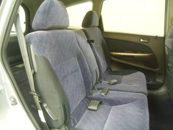 2002 Honda Stream Pictures