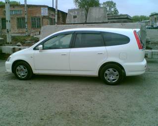 2002 Honda Stream Photos