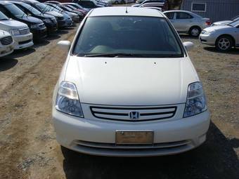 2002 Honda Stream Photos