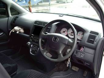 2002 Honda Stream Photos