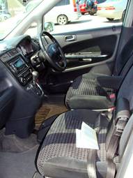 2002 Honda Stream Photos