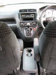 2002 Honda Stream Pictures