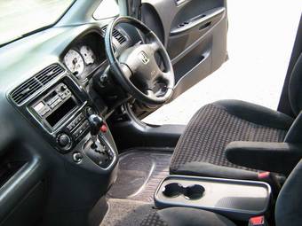 2002 Honda Stream Pics