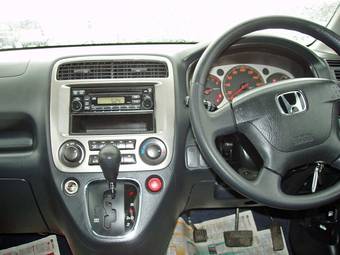 2002 Honda Stream Photos