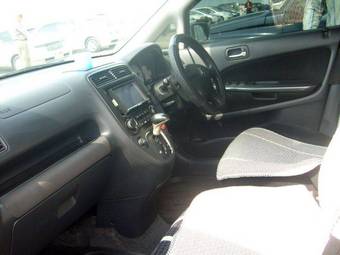 2002 Honda Stream Pictures