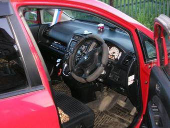 2002 Honda Stream Photos