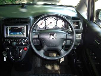 2002 Honda Stream Photos