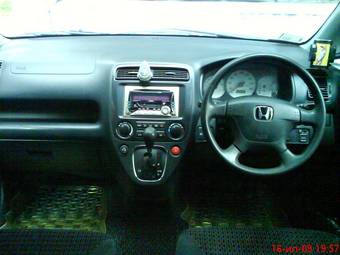 2002 Honda Stream Photos