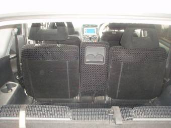 2002 Honda Stream Photos