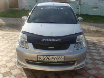 2002 Honda Stream Photos