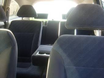 2002 Honda Stream Pictures