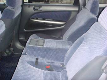 2002 Honda Stream Pictures