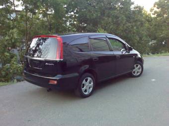 2002 Honda Stream Photos