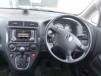 2002 Honda Stream Photos