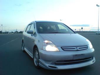 2002 Honda Stream Photos