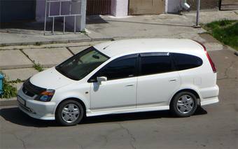 2002 Honda Stream Photos