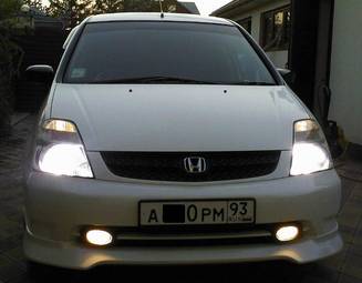 2002 Honda Stream Photos