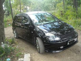 2002 Honda Stream Photos