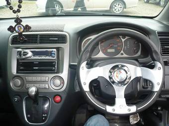 2002 Honda Stream Photos