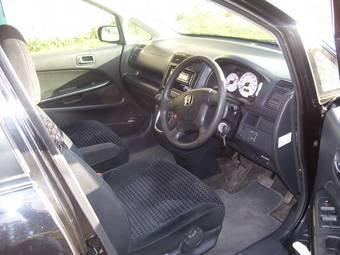 2002 Honda Stream Photos