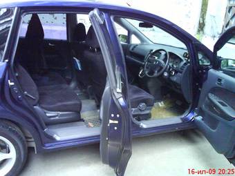 2002 Honda Stream Wallpapers