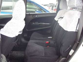 2003 Honda Stream Photos