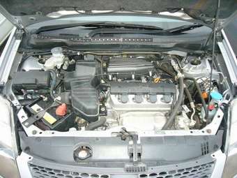2003 Honda Stream Photos