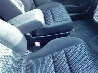 2003 Honda Stream Photos