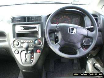 2003 Honda Stream Pics