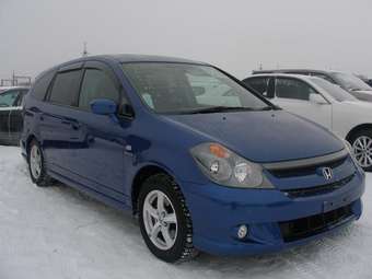 2003 Honda Stream Photos