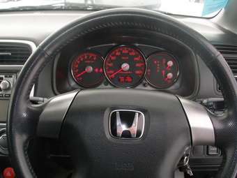 2003 Honda Stream Photos