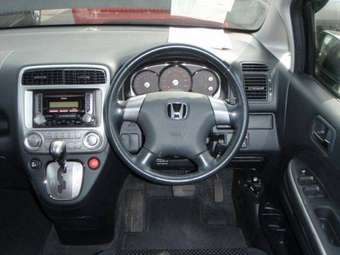 2003 Honda Stream Photos