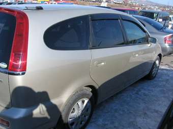 2003 Honda Stream Pics