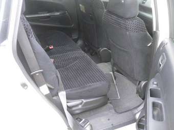 2003 Honda Stream Pictures