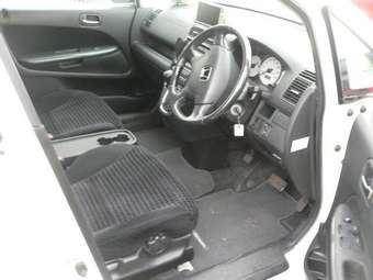 2003 Honda Stream Pics