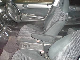 2003 Honda Stream Images