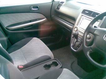 2003 Honda Stream Pictures