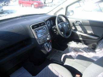 2003 Honda Stream Photos