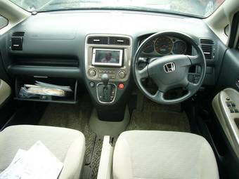 2003 Honda Stream Pictures