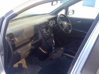 2003 Honda Stream Pics