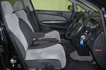 2003 Honda Stream Pictures