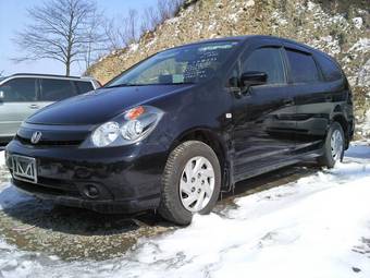 2003 Honda Stream Photos