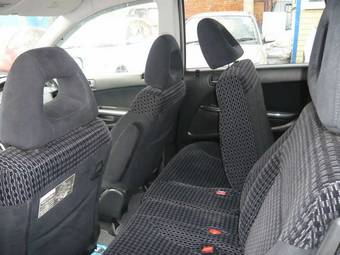 2003 Honda Stream Images