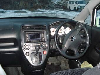 2003 Honda Stream Photos