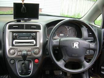 2003 Honda Stream Photos