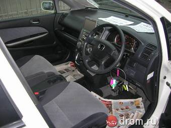 2003 Honda Stream Photos