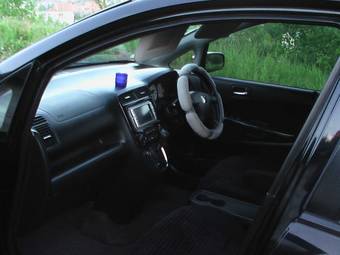 2003 Honda Stream Pictures