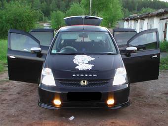 2003 Honda Stream Photos