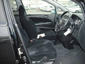 2003 Honda Stream Pics